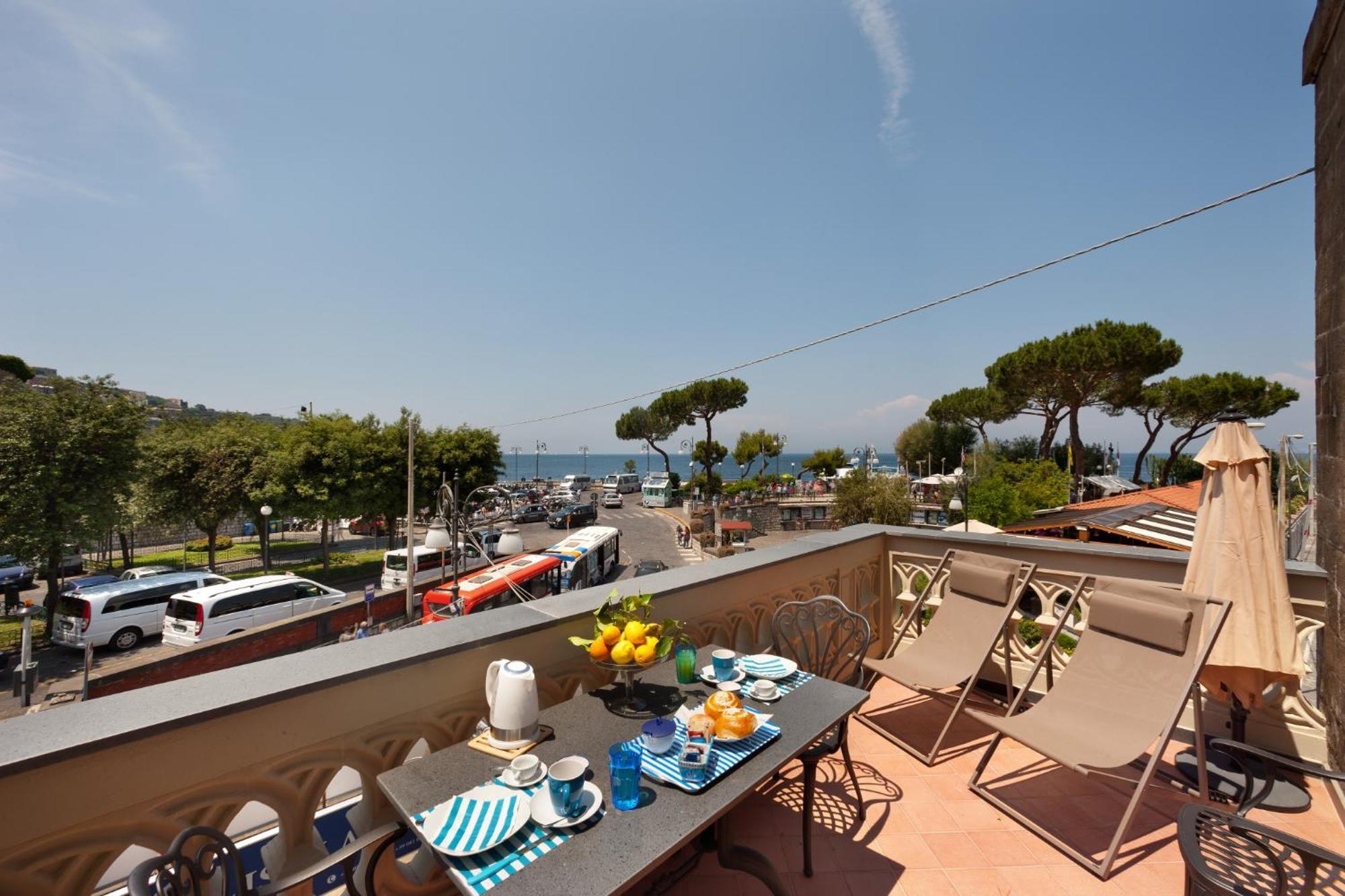 Terrace By The Sea - Entire With Terrace Apartment *
